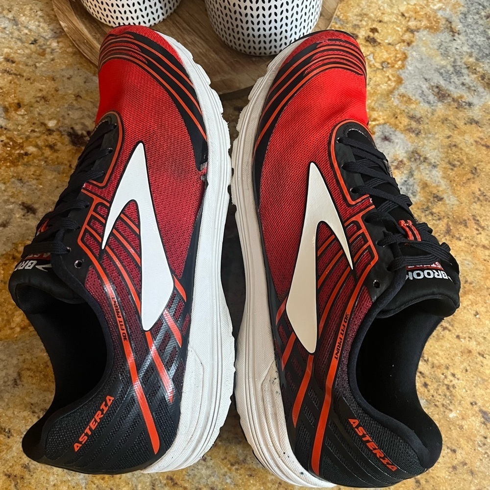 Brooks Asteria size 11.5 - Picture 6 of 11
